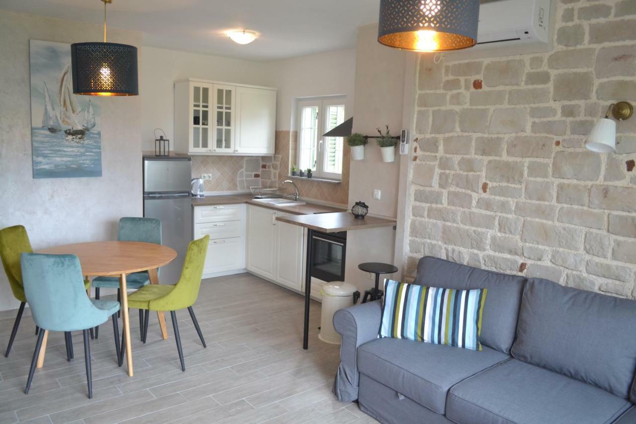 Apartments Batistic Supetarska Draga Εξωτερικό φωτογραφία